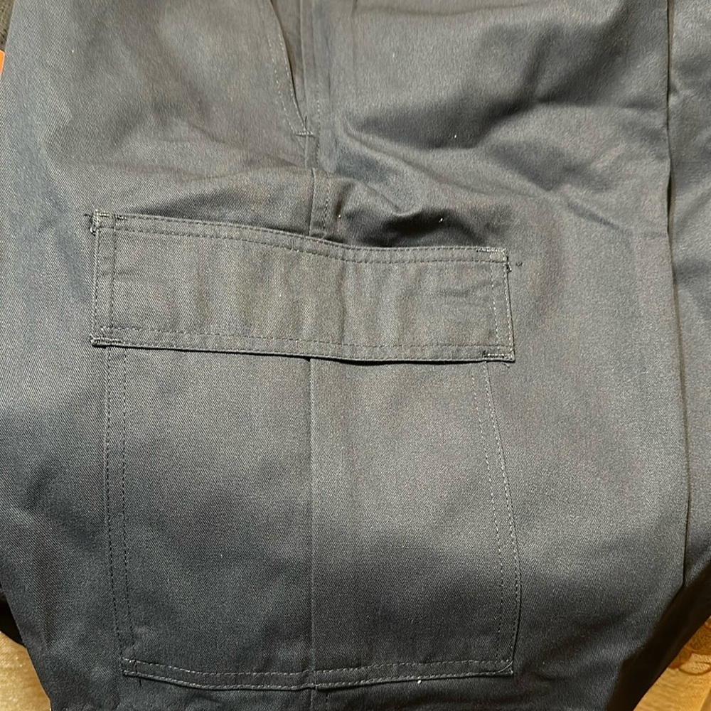 Men’s/women shorts navy blue size 34 new new